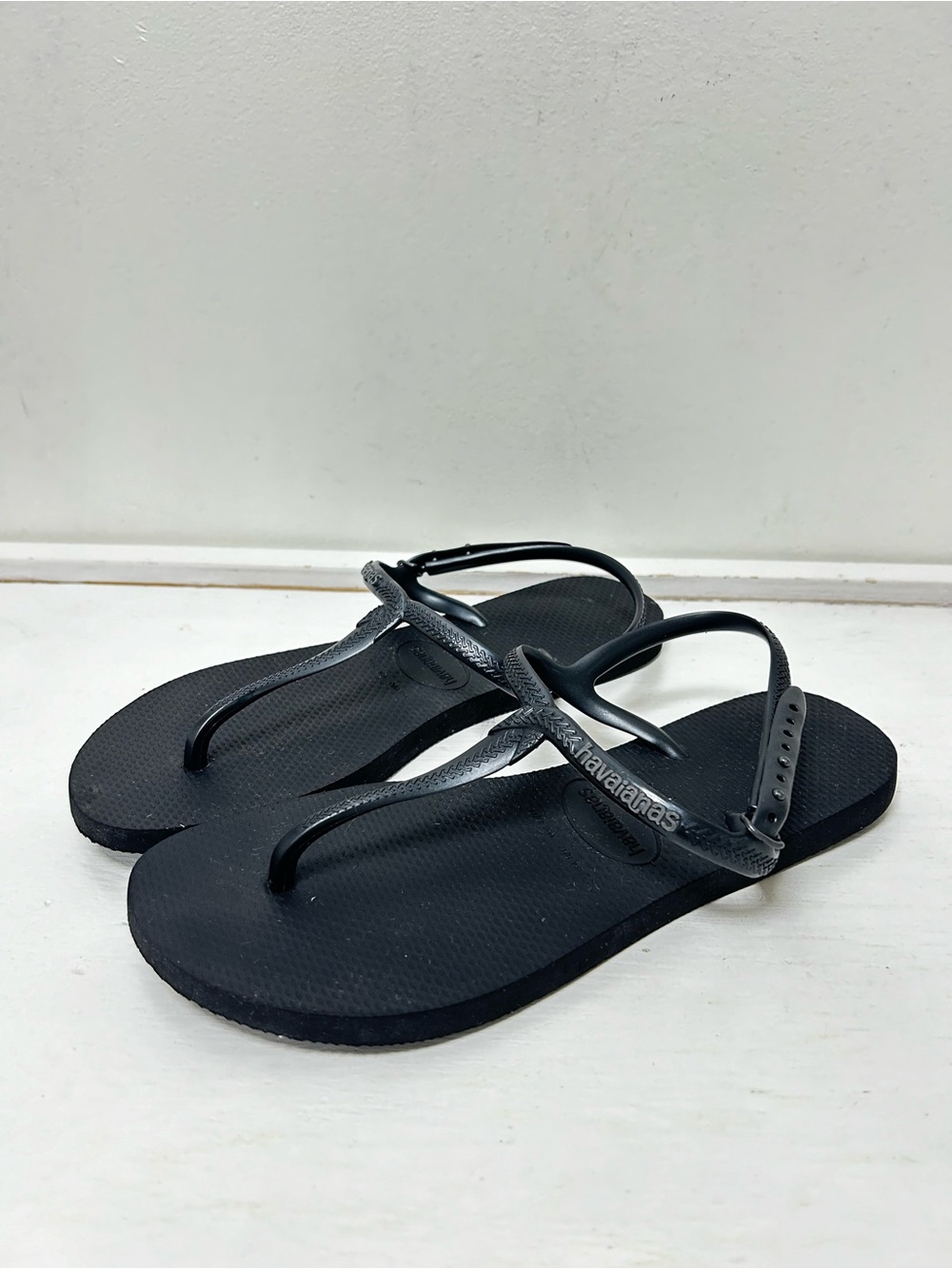 Havaianas‎ Women’s Black Twist T-Strap Flip Flops Sandals US 10/11 (EU 41/42)